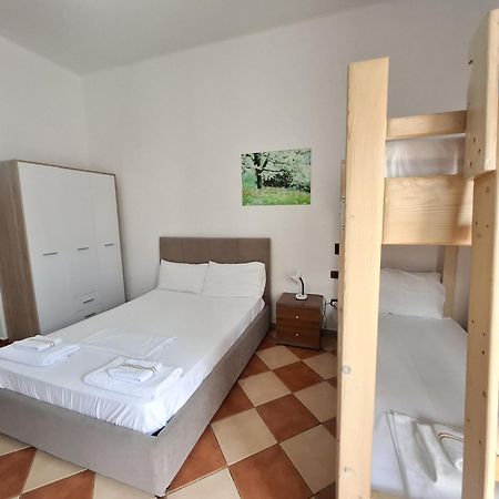 Hotel Sirena Radhimë المظهر الخارجي الصورة