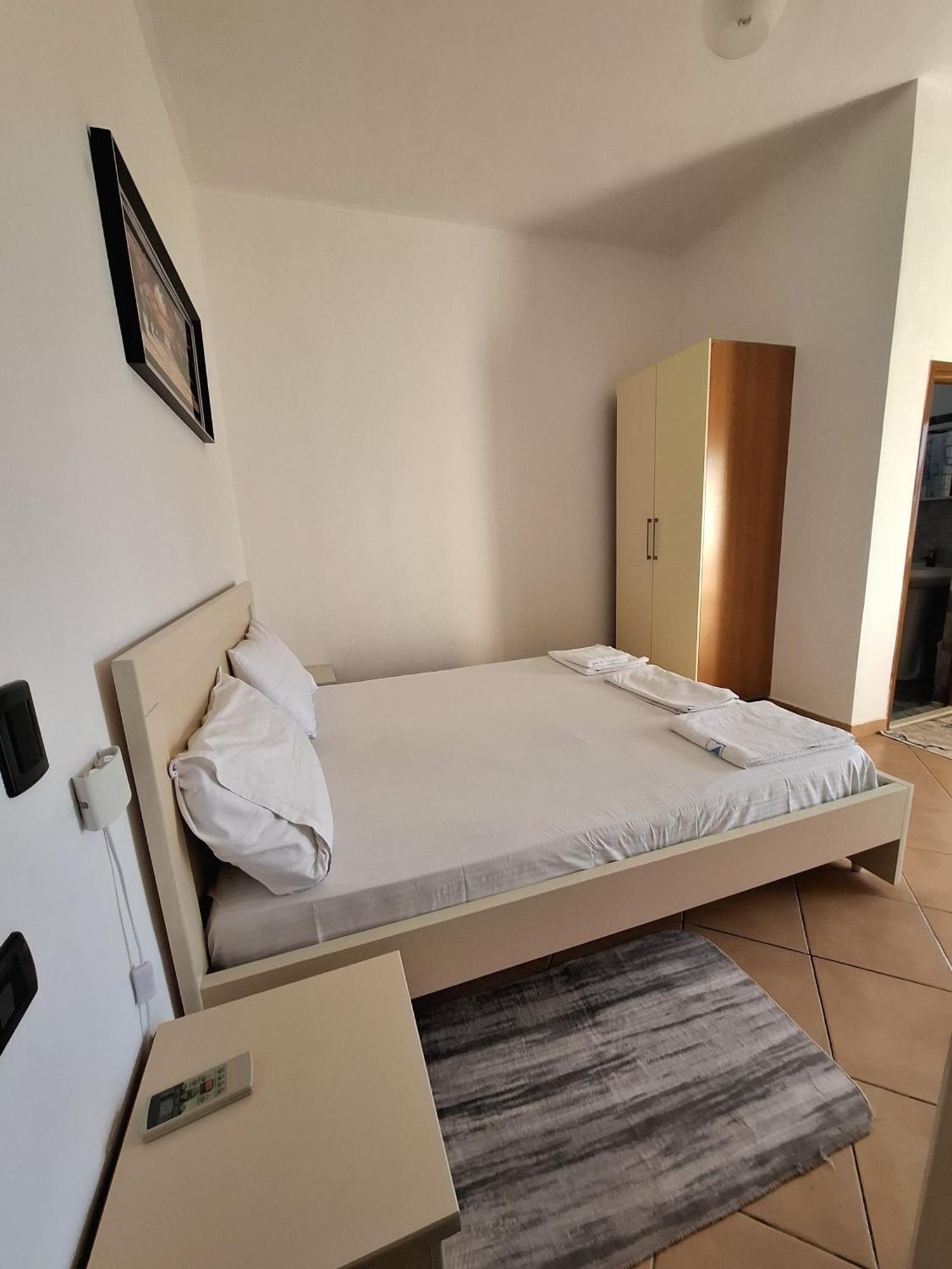 Hotel Sirena Radhimë المظهر الخارجي الصورة