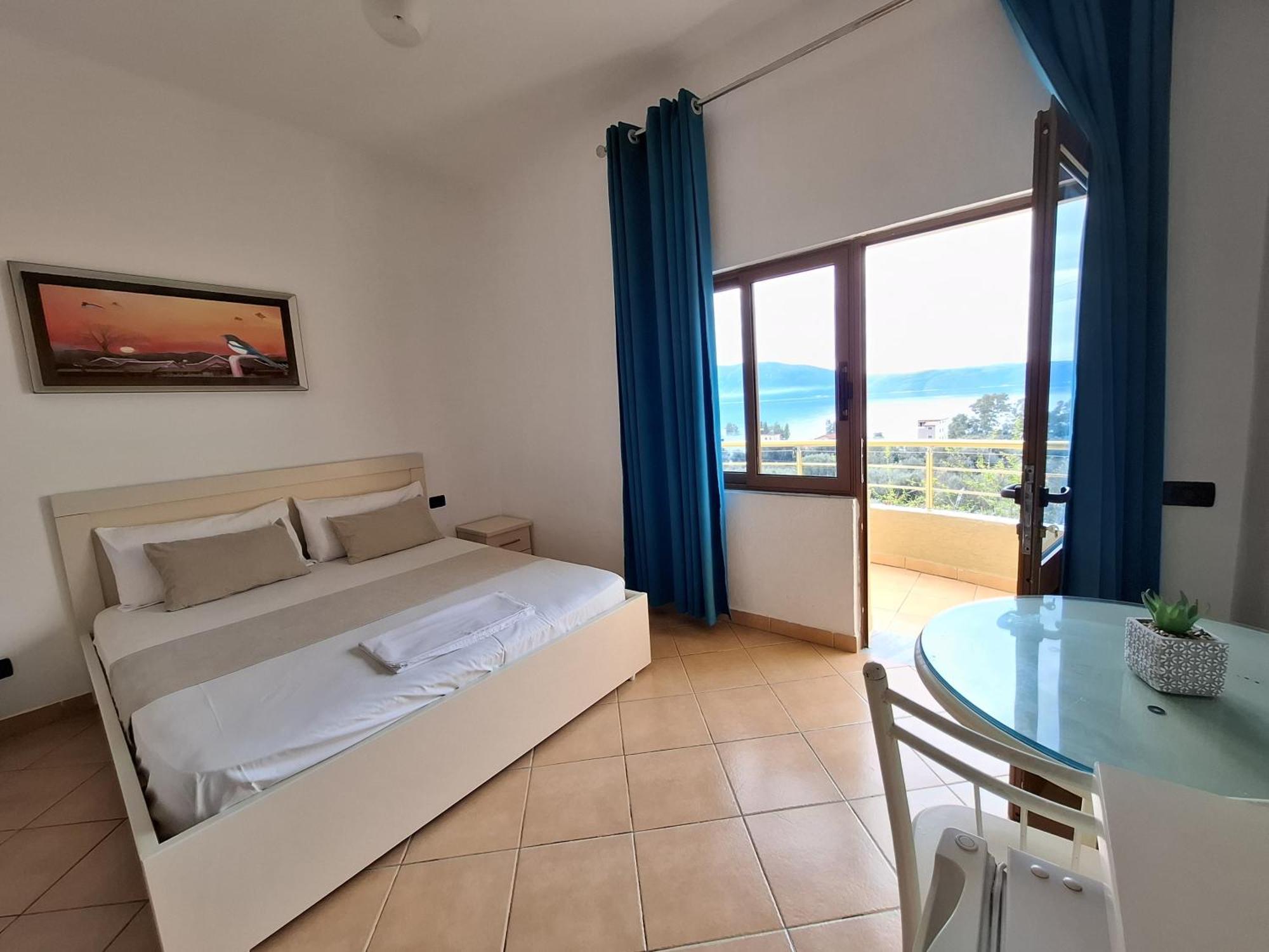 Hotel Sirena Radhimë المظهر الخارجي الصورة