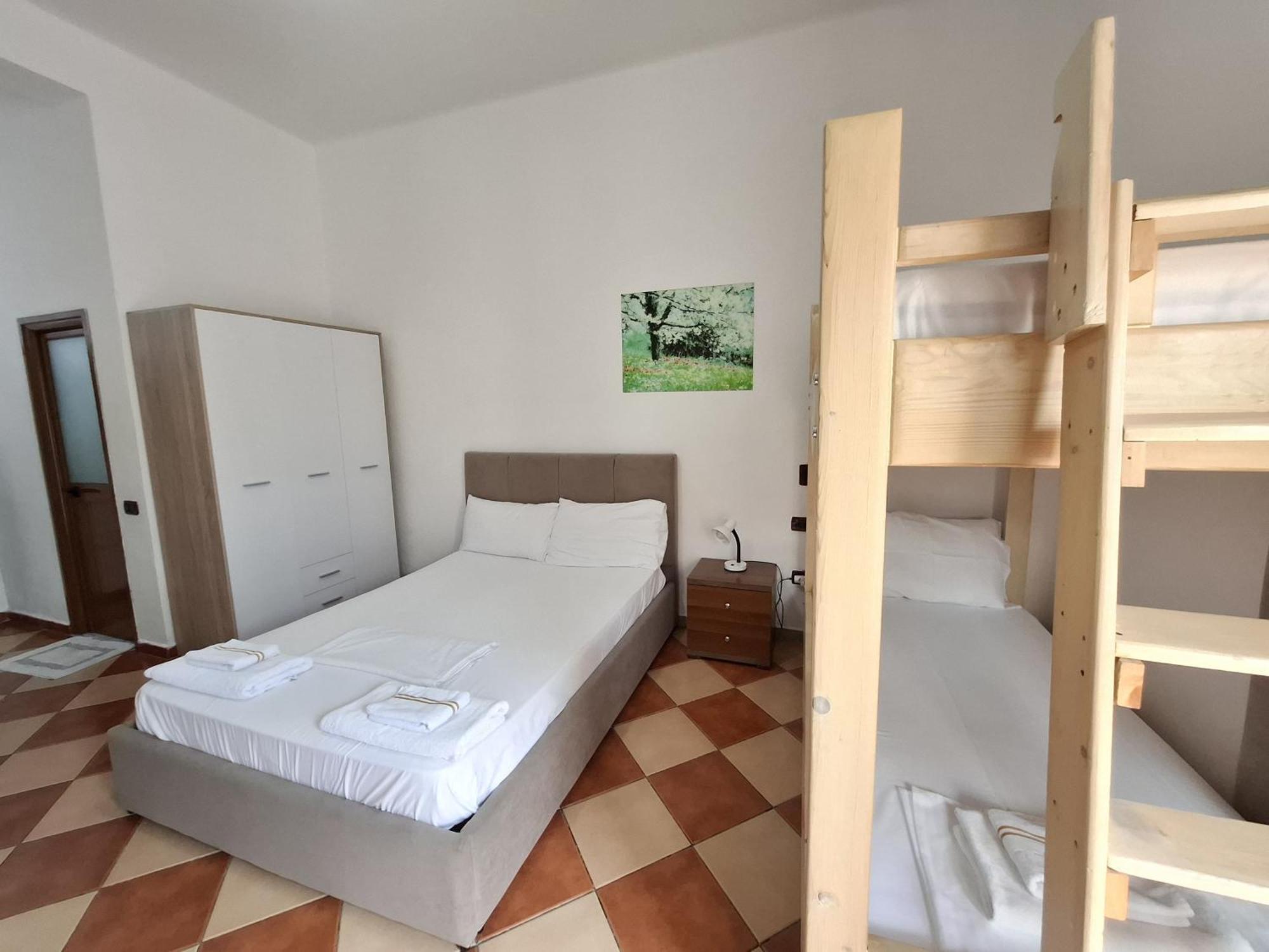 Hotel Sirena Radhimë المظهر الخارجي الصورة